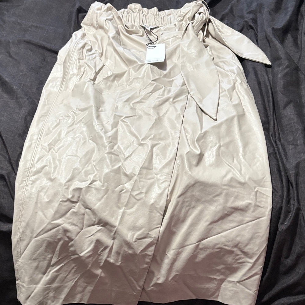 Elizabeth and James Cream Pencil Skirt
